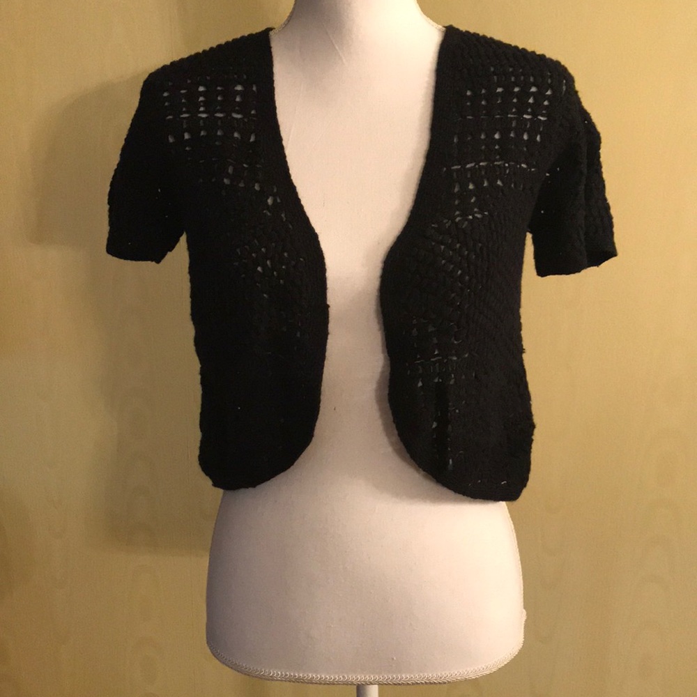 Liz Claiborne New York black crop sweater
